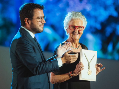 El president Aragonès lliura la medalla d'or de la Generalitat a Roser Capdevila