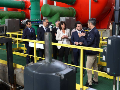El president i la consellera, durant la visita a la dessalinitzadora (foto: Rubén Moreno)