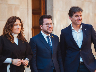 El president Aragonès, amb Laura Vilagrà i Sergi Sabrià (fotografia: Arnau Carbonell)