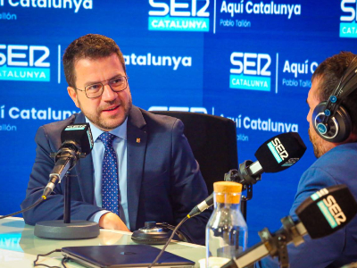 El president conversa amb Pablo Tallón durant l'entrevista. Fotografia: Jordi Bedmar