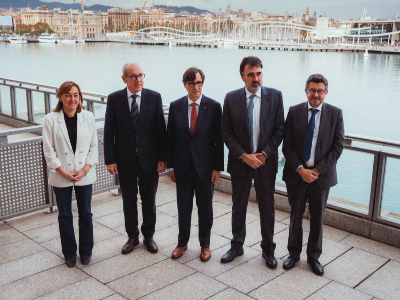 El president i la consellera amb el nou president i el president sortint del Port. Fotografia: Arnau Carbonell