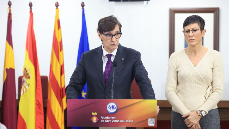 El president Illa amb l'alcaldessa de Sant Adrià de Besòs.