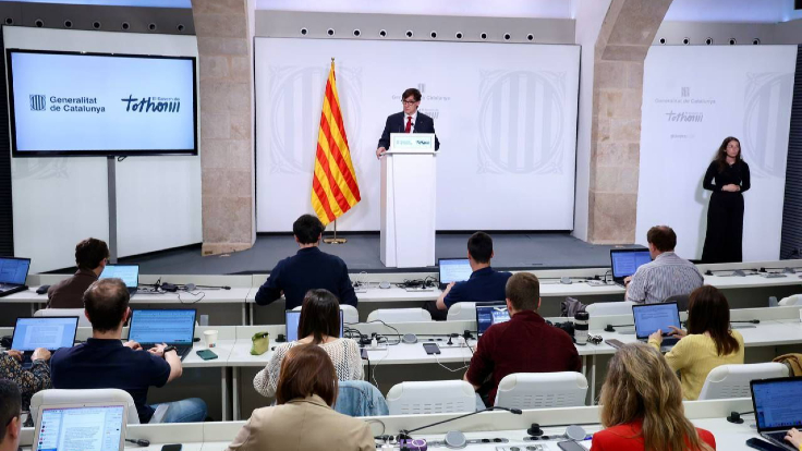 El president Illa ha comparegut aquest migdia des de la sala de premsa del Palau de la Generalitat El president Illa ha comparegut aquest migdia des de la sala de premsa del Palau de la Generalitat