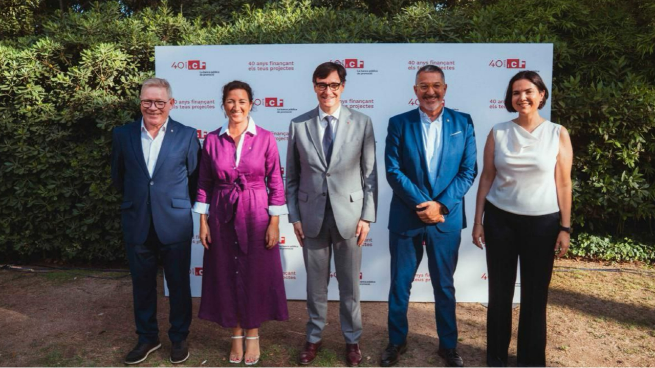 El president de la Generalitat, Salvador Illa, ha clos l'acte de commemoració del 40è aniversari de l'Institut Català de Finances (ICF) El president de la Generalitat, Salvador Illa, ha clos l'acte de commemoració del 40è aniversari de l'Institut Català de Finances (ICF)